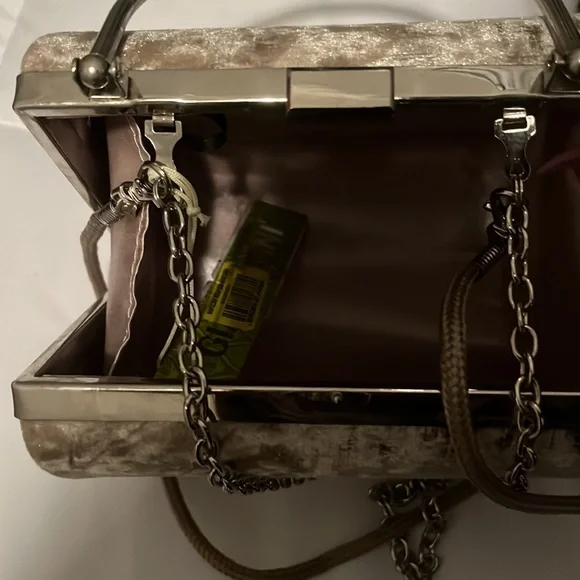 Gianni Bini small bag, Dillard’s brand - Picture 4 of 4